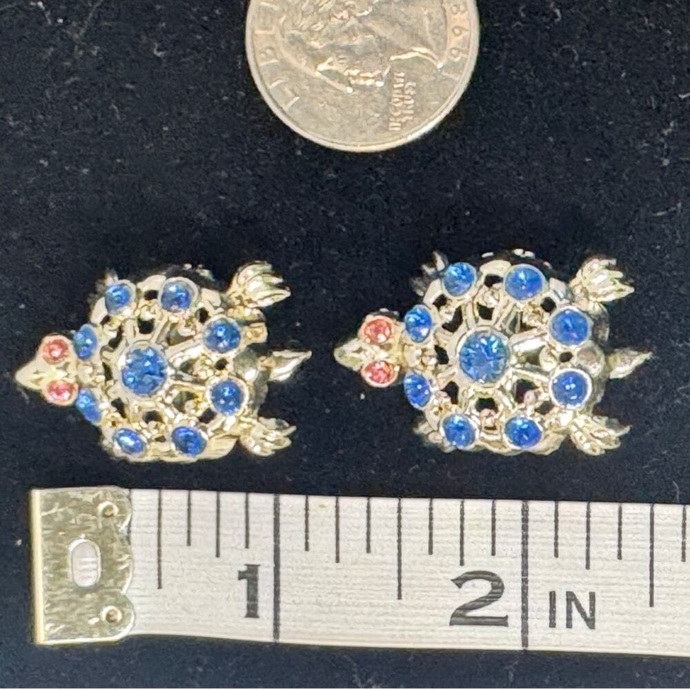 Set of 2 vintage turtle brooches vintage blue rhinestone with pink eyes